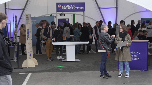 Stands_lemans